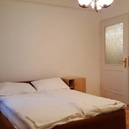 Alom Vendeghaz * Debreczyn